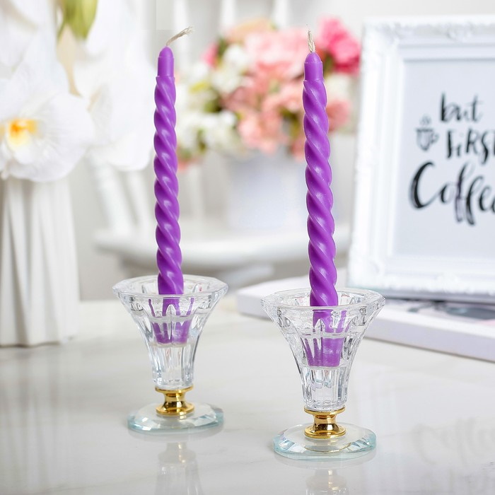 Свеча фиолетовая с ароматом лаванды, которую можно купить в интернет-магазине фэн-шуй "Мой Талисман". Вышивки, картины, сувениры.