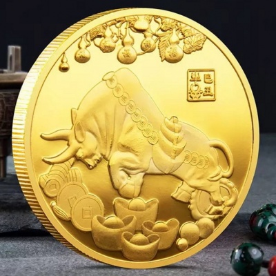 Сувенирная монета "Бык с монетами"