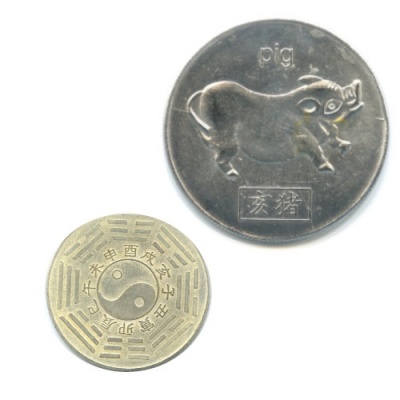 Китайская монета Свинья