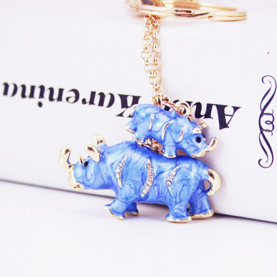 Синий носорог с защитными мантрами