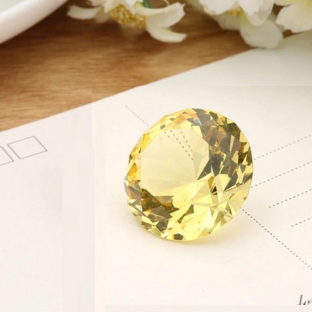 Кристалл желтый (50 мм)  из коллекции кристаллов интернет-магазина фэн-шуй "Мой Талисман"