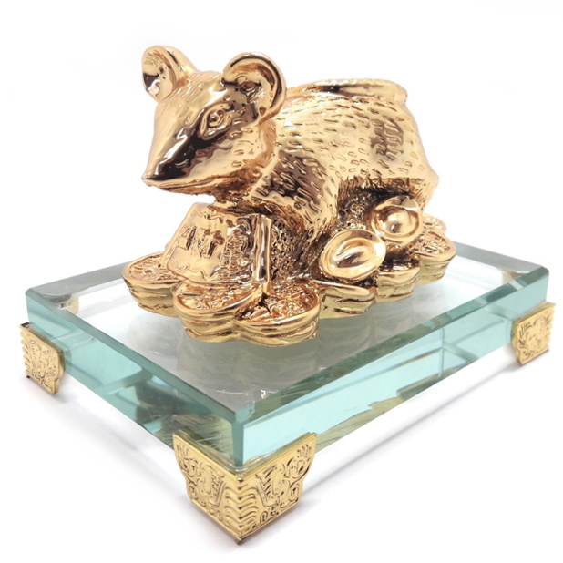 Крыса на золотых слитках и монетах фэн-шуй № 352 можно купить в интернет-магазине фэн-шуй "Мой Талисман"