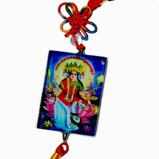 Подвеска богиня Лакшми можно купить в интернет-магазине фэн-шуй "Мой Талисман"