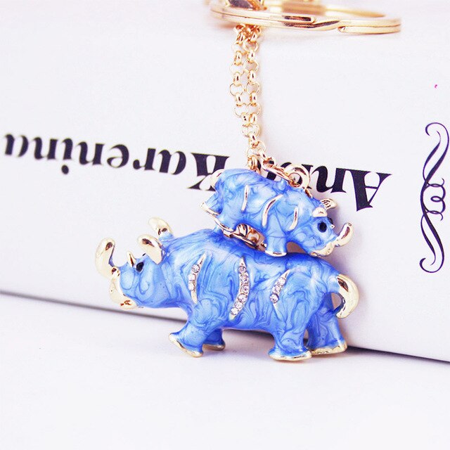 Синий носорог со стразами и мантрами (брелок) можно купить в интернет-магазине фэн-шуй "Мой Талисман"