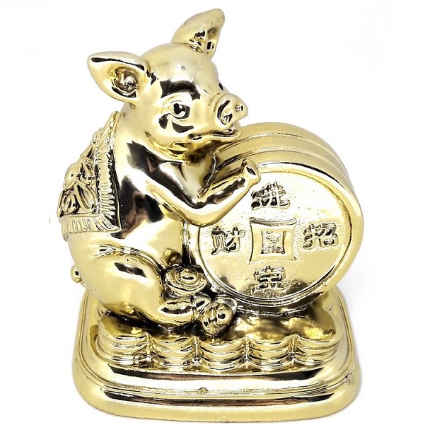 Свинка с золотой менетой, которую можно купить в интернет-магазине фэн-шуй "Мой Талисман"
 